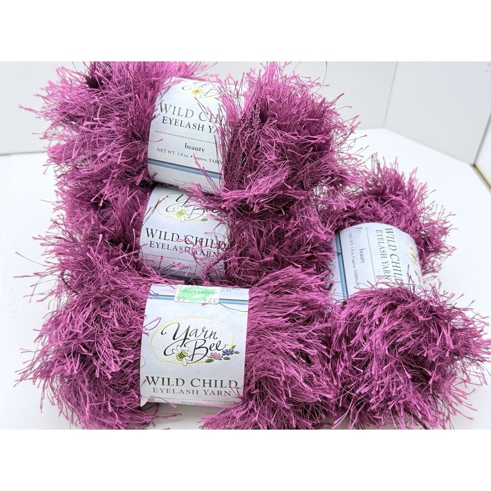 Yarn Bee Pizazz  4 Skeins Polyester‎ Eyelash Yarn  Color Beauty #90251